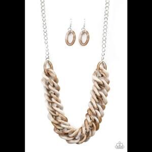 Paparazzi Necklace ~ Comin In HAUTE - Brown